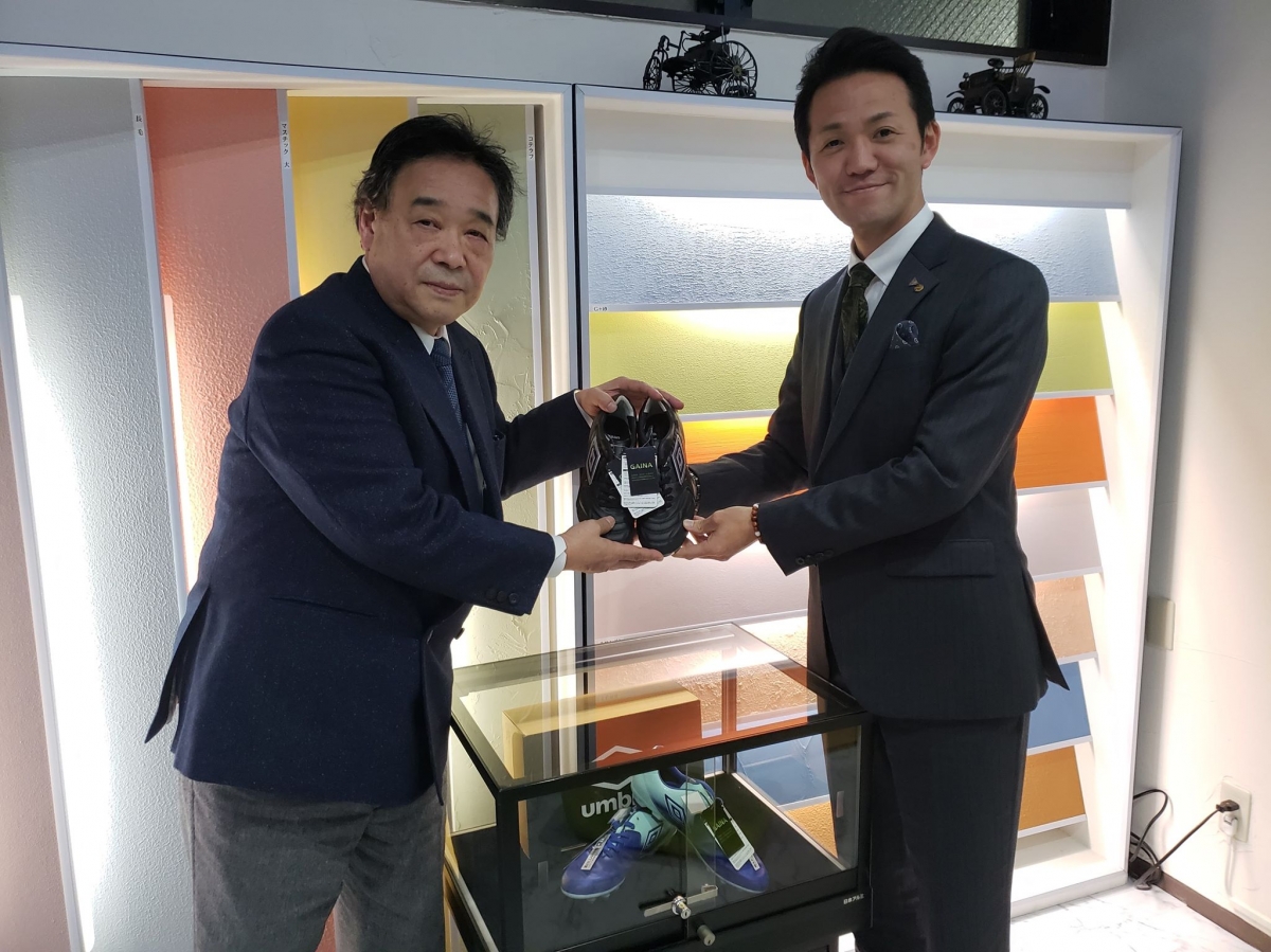 日進産業　ガイナ